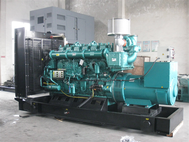 涪陵200KW 柴油发电机的油耗是多少？